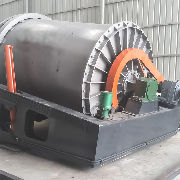 Tilting and rotating copper smelting furnace